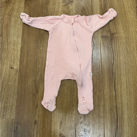 Goumi x Babylist One Piece Sleeper Footie - Picture 1 of 3